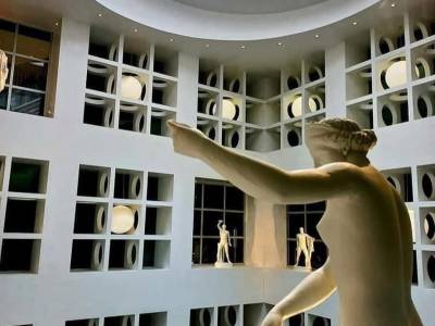 TOUR TRA LA  STORIA NAPOLI E LE NUOVE APERTURE MODERNE!